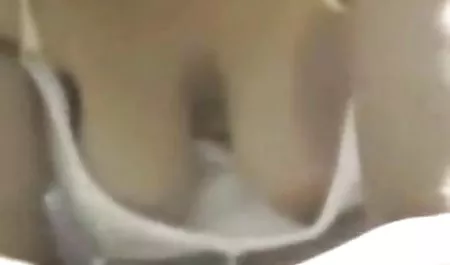 تازه کار نوجوان, لباسهاي سكسي نوجوانان در راهرو