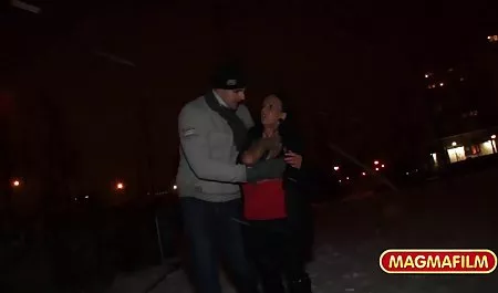 شیطان کوچک دختر مدرسه شو لباس سکسی ای