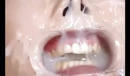 نفوذ صورتی مهبل, در بند تسبیح در استخر سکس روی لباس